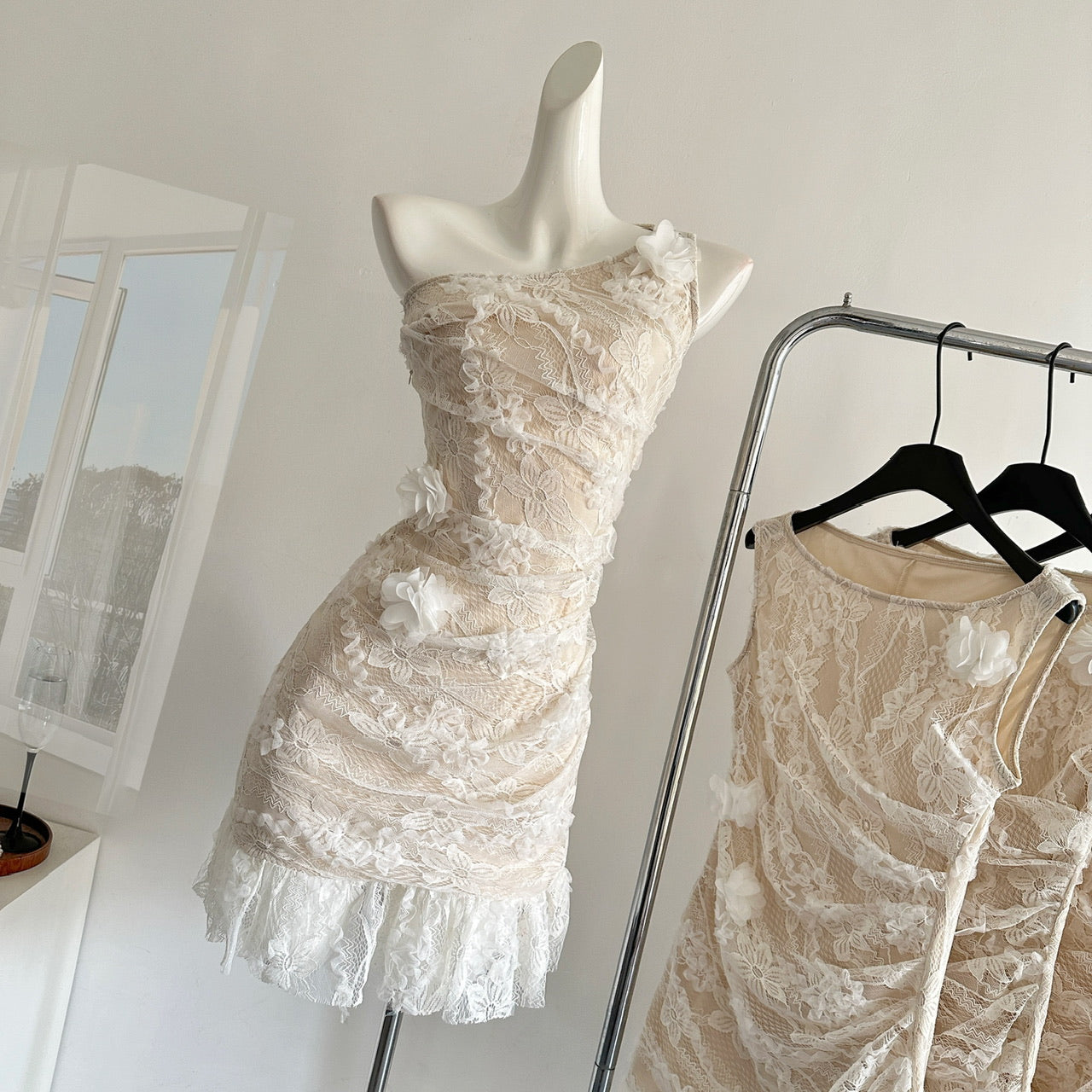 Exclusive handmade three-dimensional flower waist slimming hip dress R2045