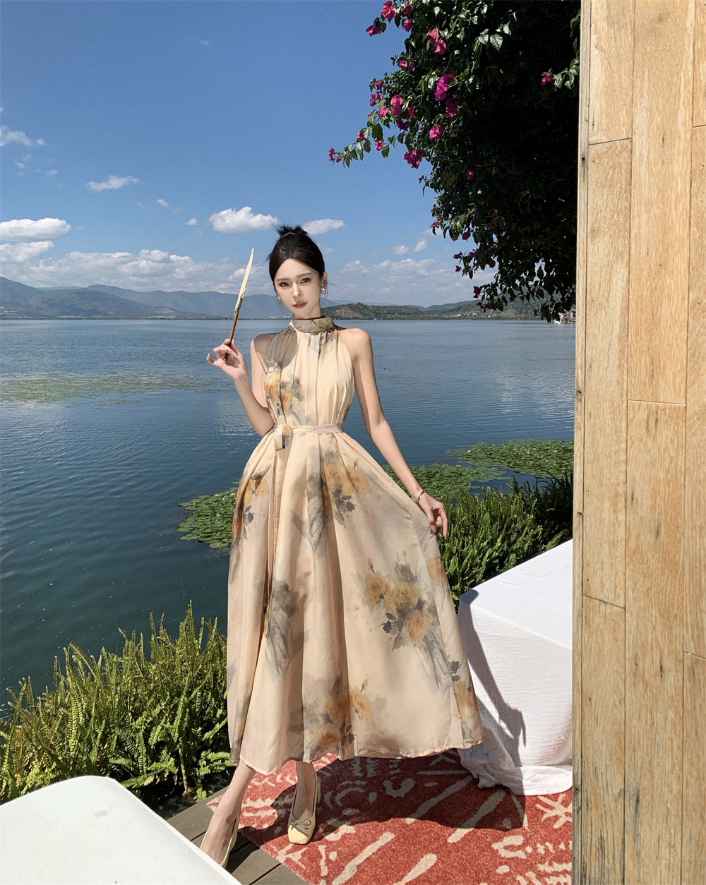 Retro high-end backless sexy halter neck dress waist temperament holiday long dress R1435