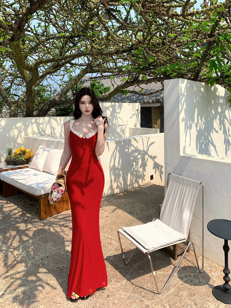 Retro red suspender dress 2025 new holiday style temperament figure waist hip skirt R0722