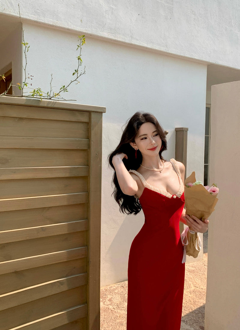 Retro red suspender dress 2025 new holiday style temperament figure waist hip skirt R0722