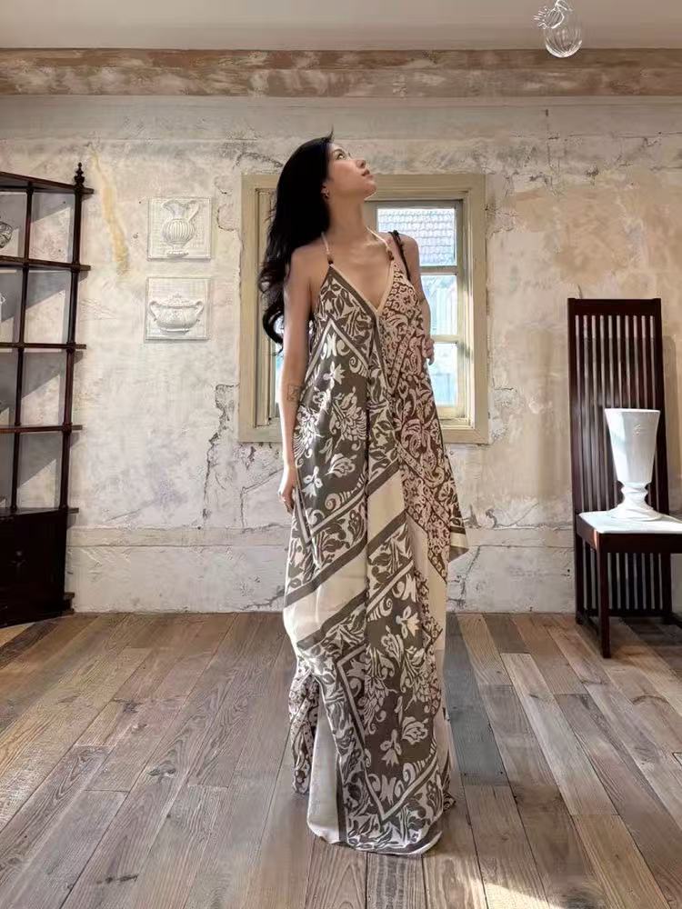 Travel wear seaside vacation retro print halter dress bohemian loose beach dress R1609