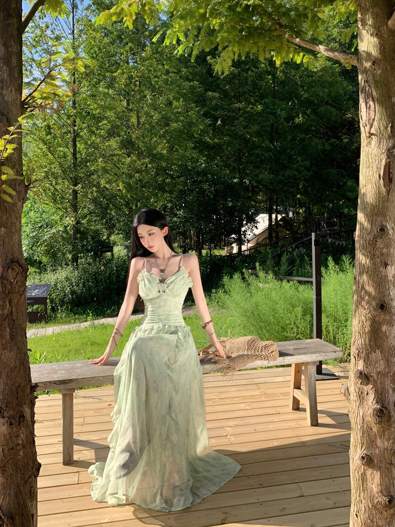 Holiday green ruffled V-neck dress is super beautiful fairy temperament waist long skirt R0444