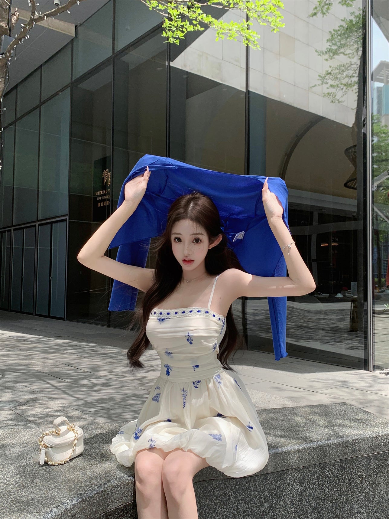 Blue floral suspender dress gentle temperament beautiful waist bud short skirt R0784