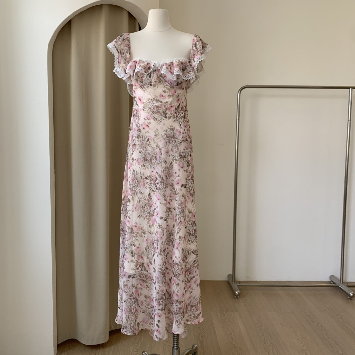 Tea dress ruffled open back waist floral dress for women new style R2187