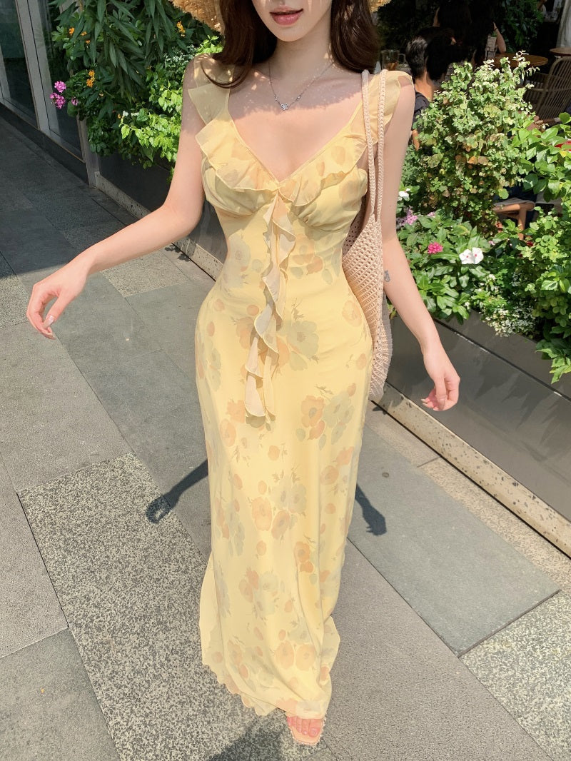 Yellow v-neck floral dress with ruffles, beautiful and unique waist-hugging hip skirt R0500