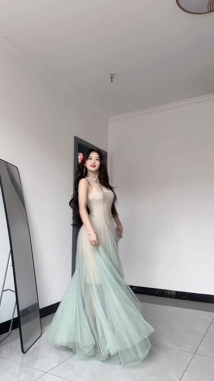 2025 new green mesh suspender dress beautiful waist temperament long skirt R0504