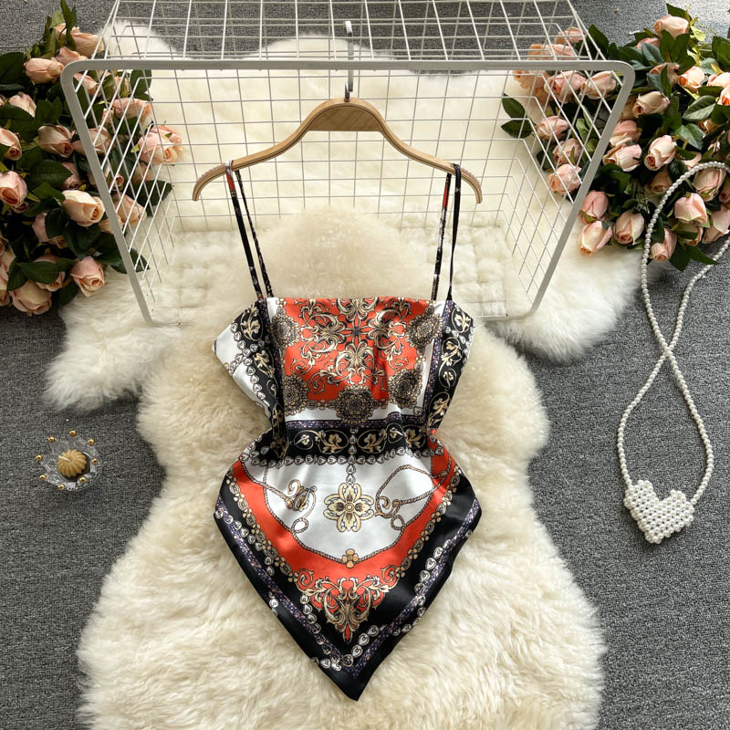 Women's tops with a design sense, niche print, bellyband, backless, slim and versatile camisole R2190