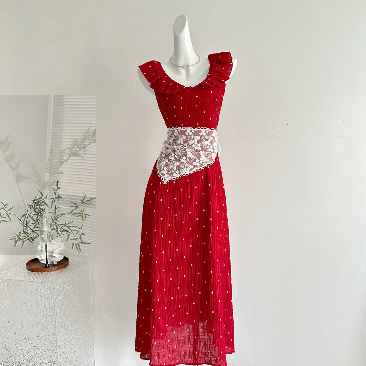 French retro temperament V-neck small flying sleeve red dress new summer style R2189