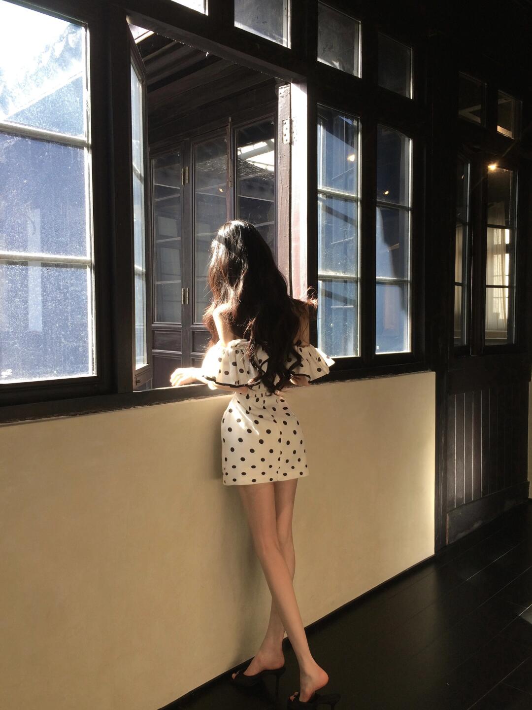 Black and white polka dot one-shoulder dress with elegant waist and slim fit A-line short skirt R0811