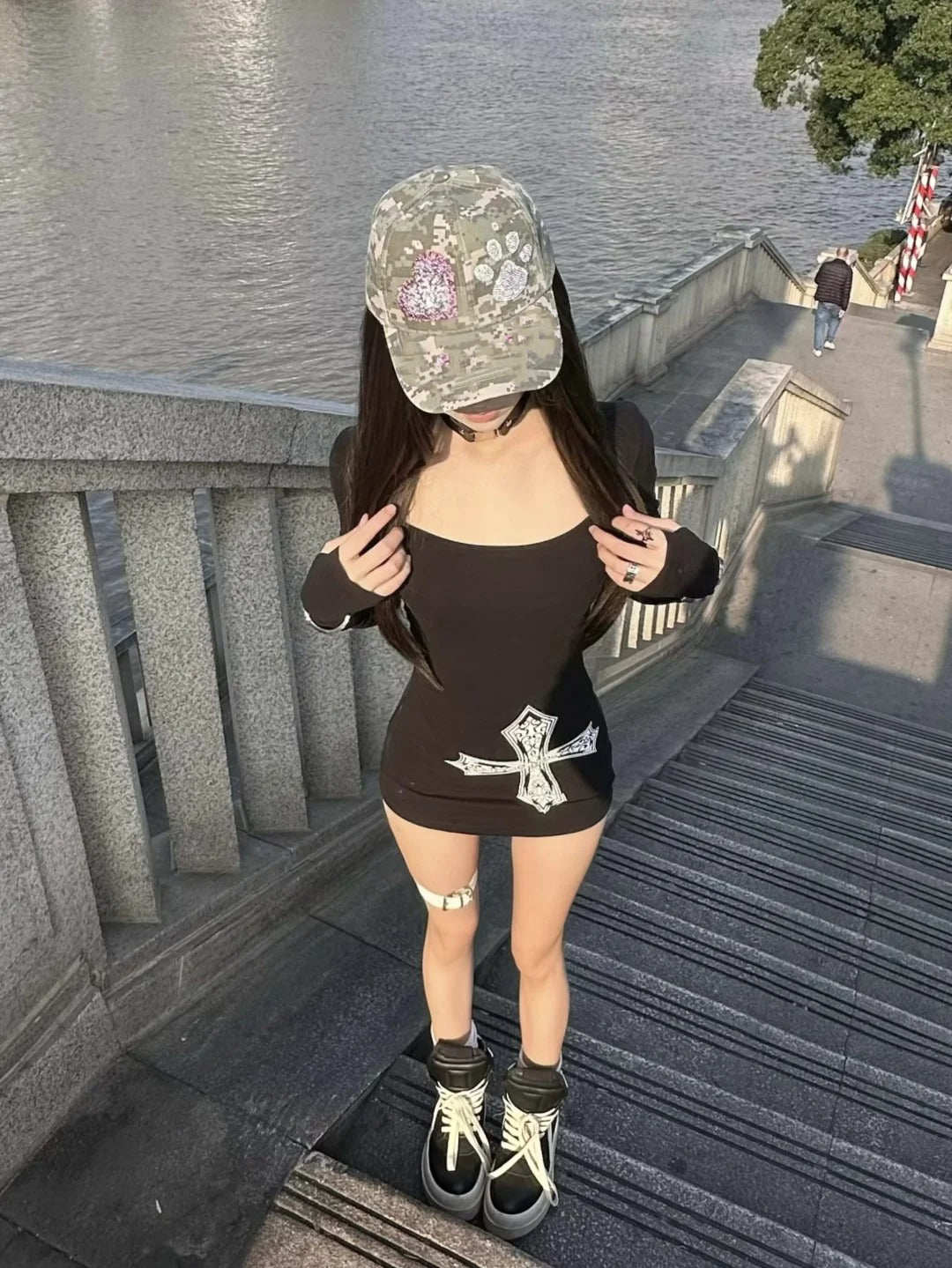 Printed long-sleeved black dress 2025 new slim hip skirt short style R0551