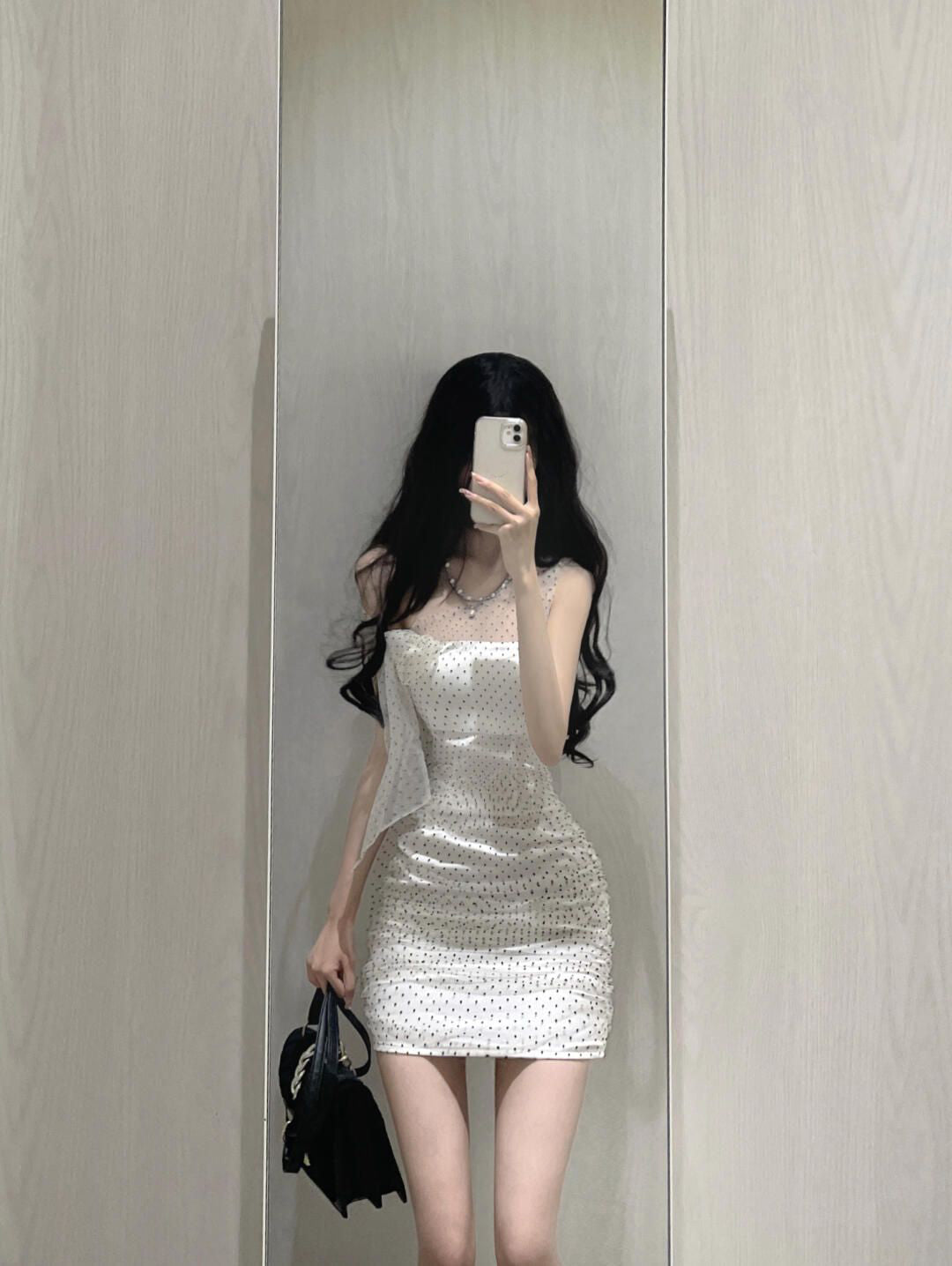 Off-shoulder polka dot dress, sexy and figure-hugging date dress R0557