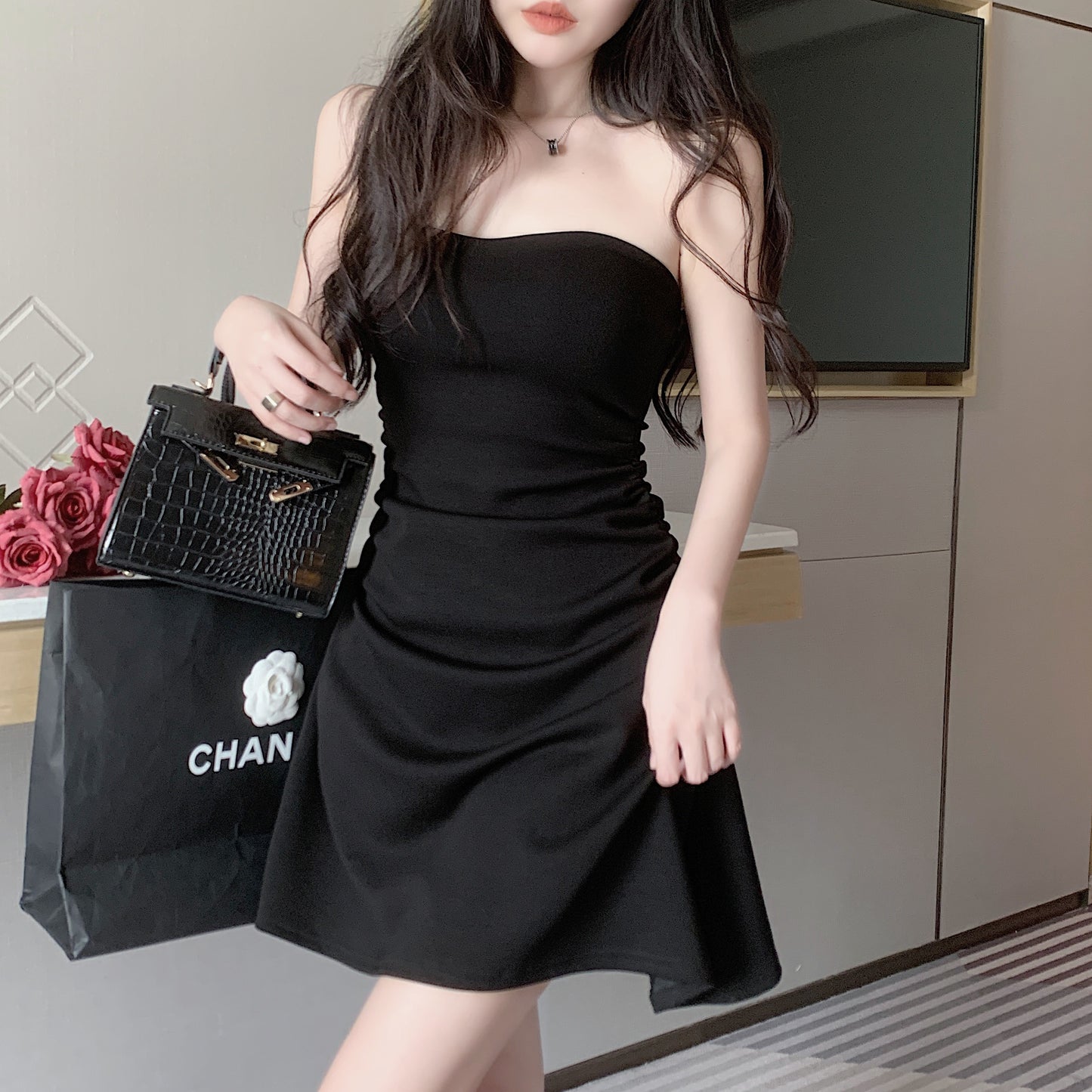 Tube top design fishtail hem A-line dress women's waist dress little black dress R3149