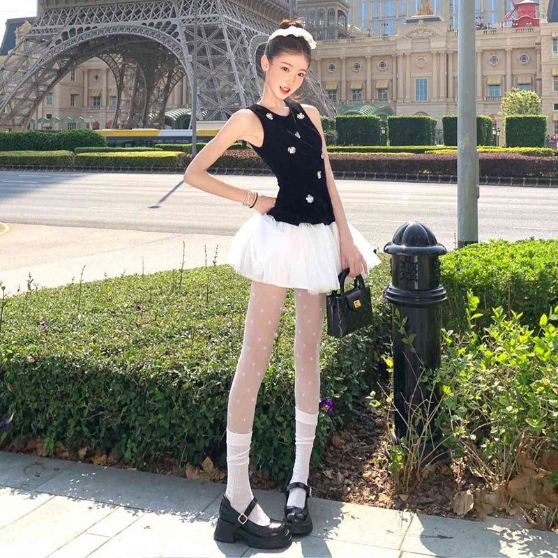 Black sleeveless vest dress with unique temperament and waist A-line puffy skirt R0556