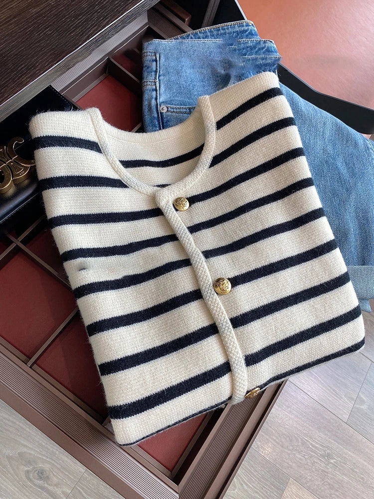 Women Sweaters O-neck Cardigan Fashion Long Sleeve Casual Short Tops    S2505