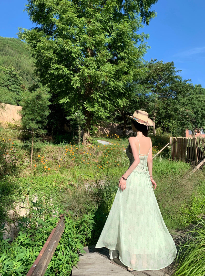 Holiday green ruffled V-neck dress is super beautiful fairy temperament waist long skirt R0444