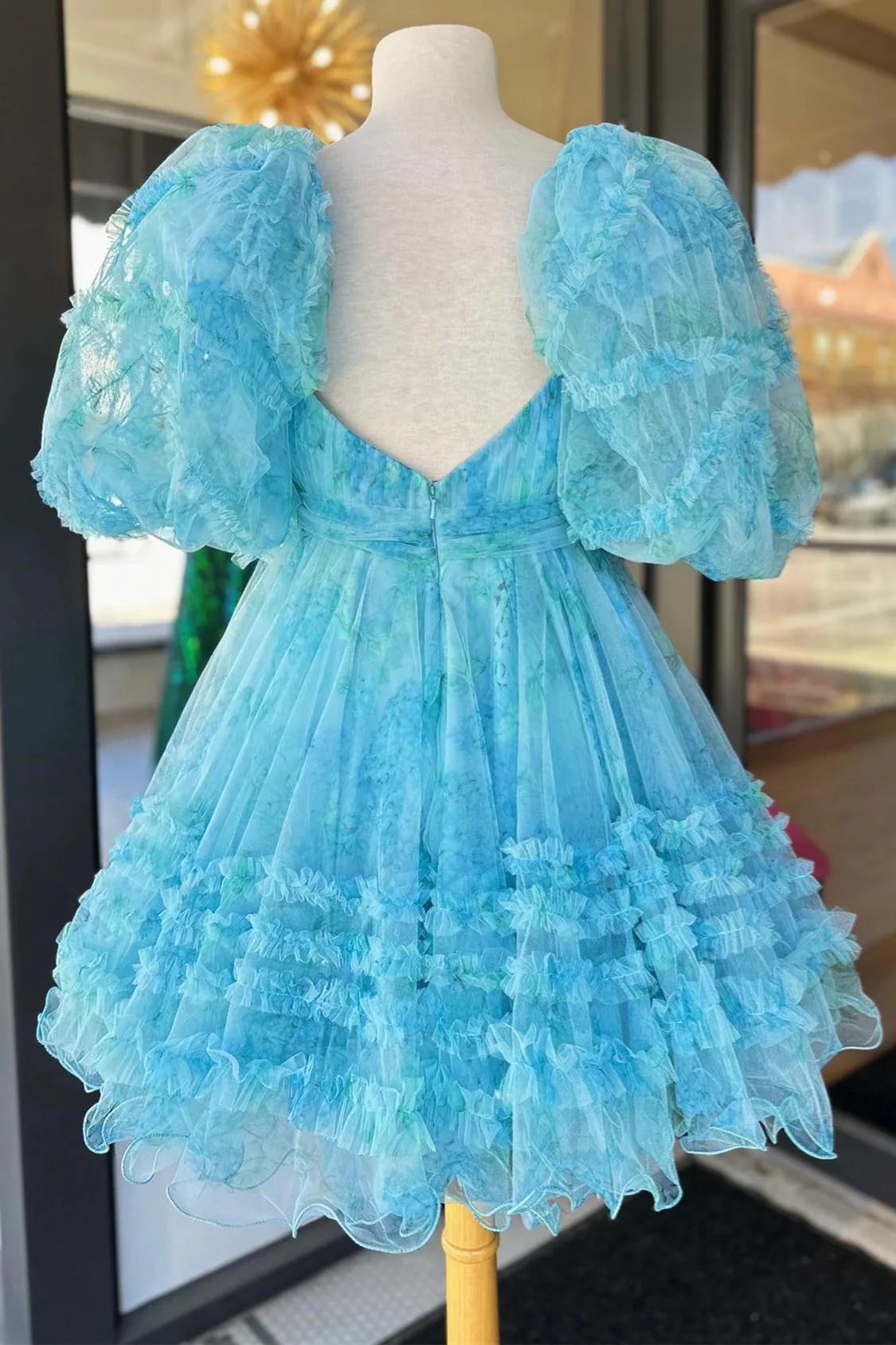 Blue Floral Print Short Baby Doll Homecoming Dress with Balloon Sleeves      S2614