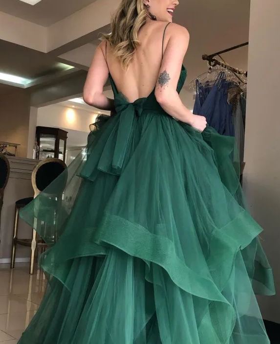 Green Prom Dresses Spaghetti Strap A-Line Tiered Tulle Backless Floor Length Evening Party Gown      S3612