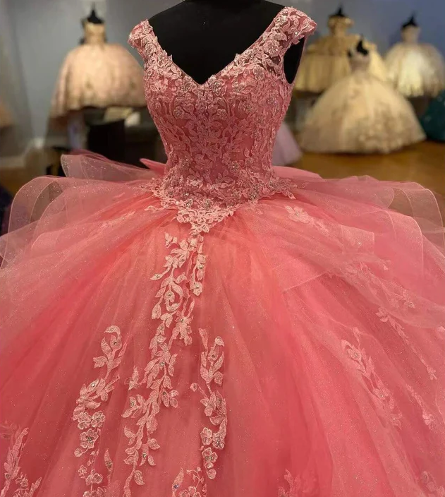 Charming Quinceanera Dresses Ball Gowns Appliques Beading Sequined Ruffles Tulle Tiered For Sweet Girl     S4973