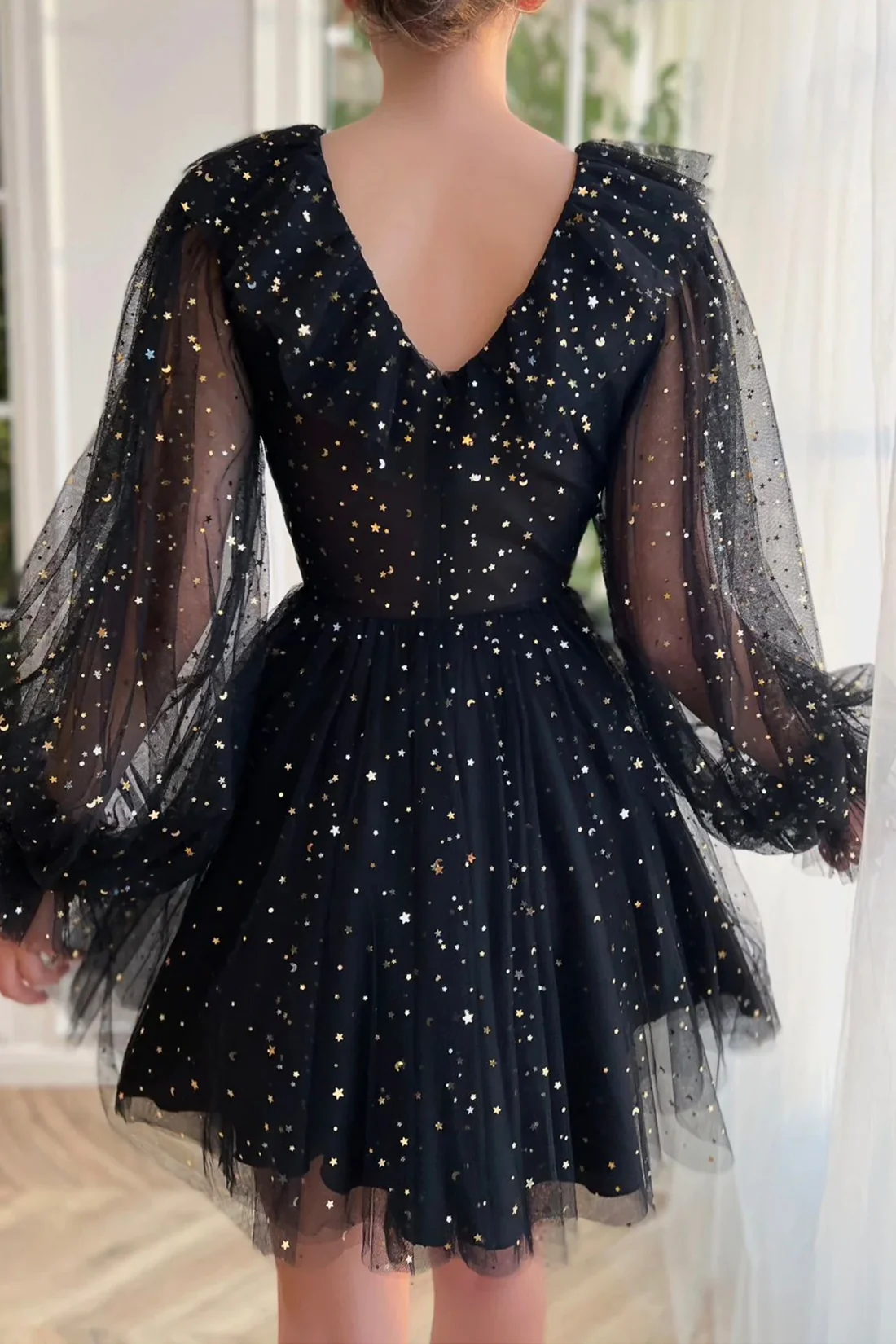 Black V-Neck Tulle Short Prom Dress, Cute Long Sleeve Homecoming Party Dress    S2574