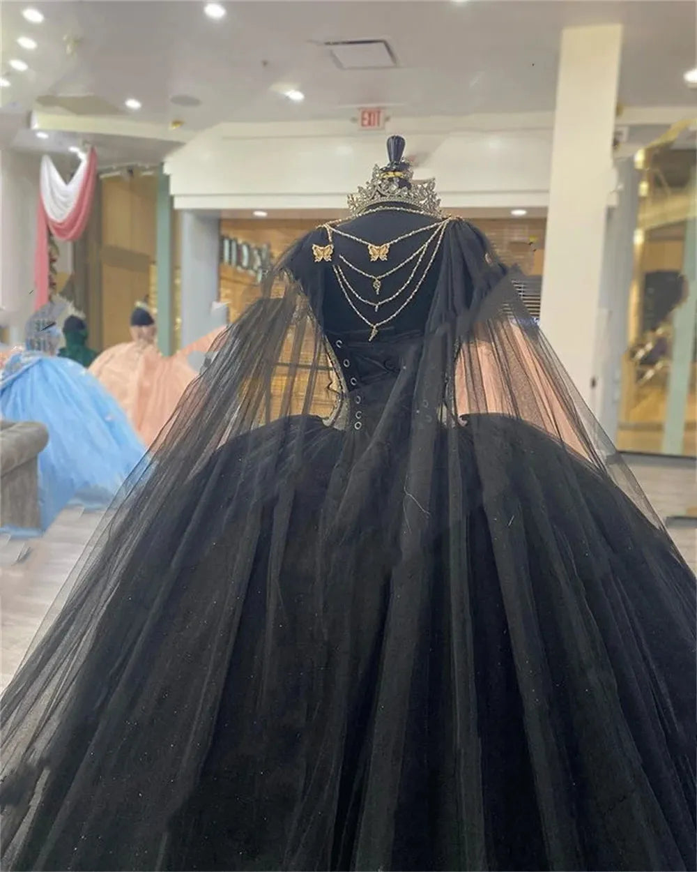 Black Gold Appliques Tulle Quinceanera Dresses With Cape Spaghetti Straps Ball Gown Sweet Sixteen Prom Party Dresses       S7165