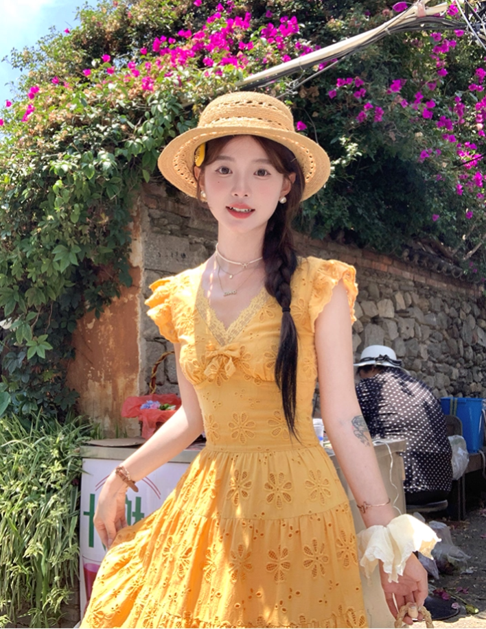 Yellow long v-neck small flying sleeve waist dress summer French retro temperament lace skirt R4578