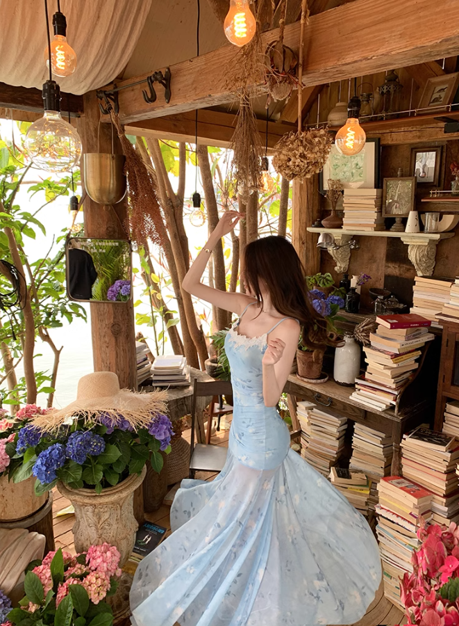 Blue floral suspender dress, elegant waist and hip fishtail skirt R0630