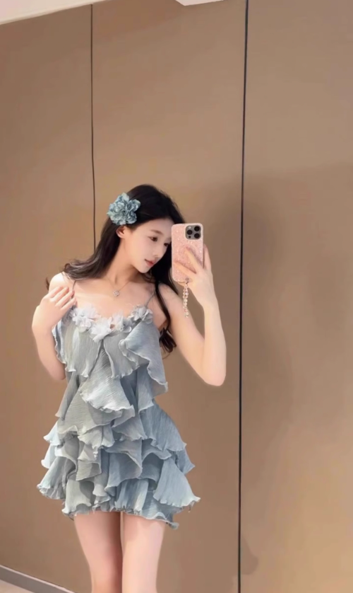 Blue v-neck ruffled suspender dress gentle temperament beautiful skirt R0613