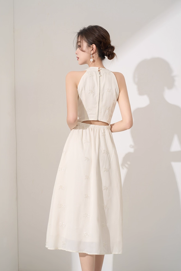 Niche design halter neck dress new summer high-end mid-length French temperament waist skirt R4255