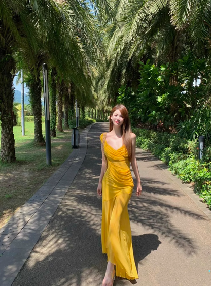 Beach vacation photo beach dress yellow V-neck mesh pleated irregular suspender dress R0210