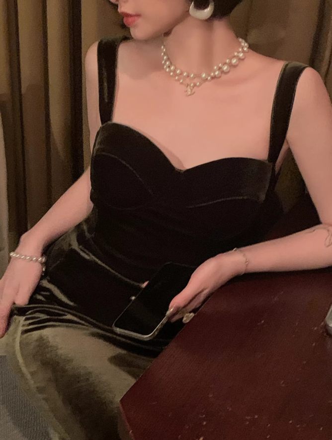 Velvet sling wine red dress retro Hong Kong style French design banquet dress R1436