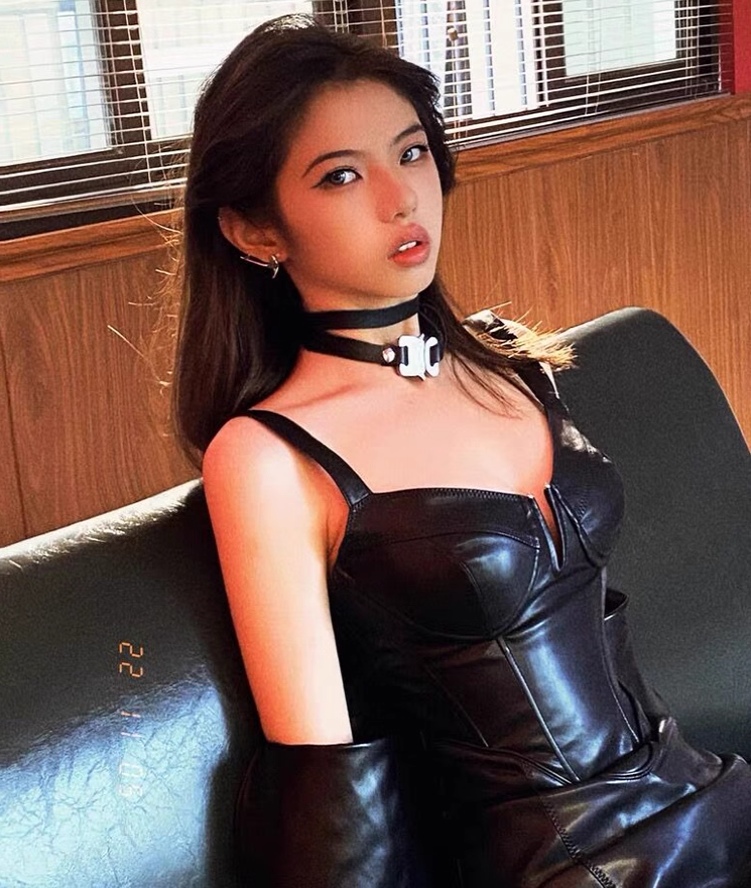 American hot girl backless suspender dress short skirt 2025 large size sexy hip leather skirt R1022