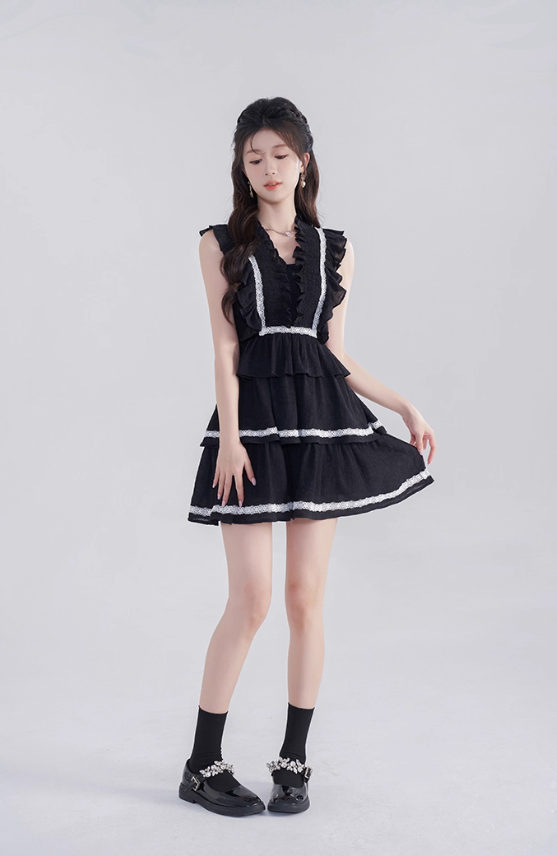 Black V-neck dress women's summer high waist princess skirt new design niche A-line short skirt R4465