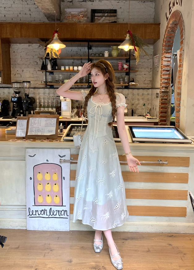 Waist-cinching square-neck short-sleeved dress for women, a summer French retro slimming and elegant dress R4790