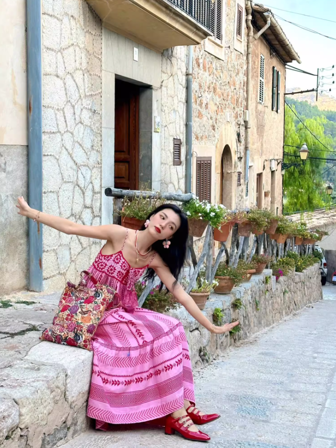 Travel wear ethnic style embroidery seaside vacation suspender dress R1573