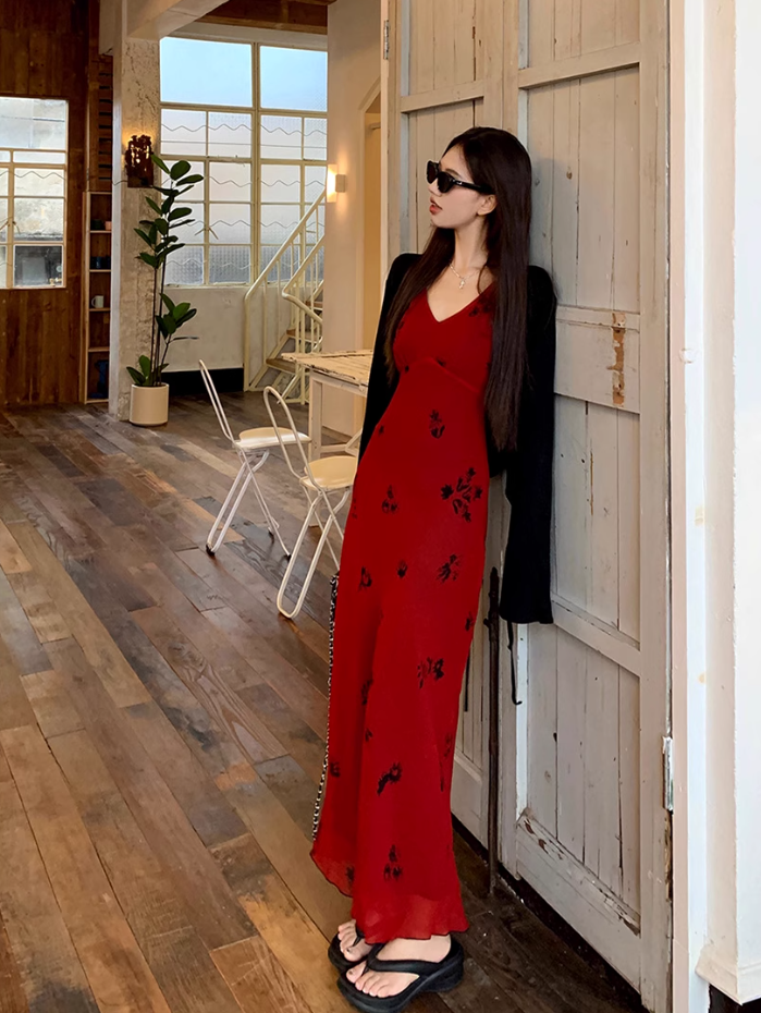 Fairy V-neck suspender dress French style slim high waist petite long skirt holiday style skirt R1758