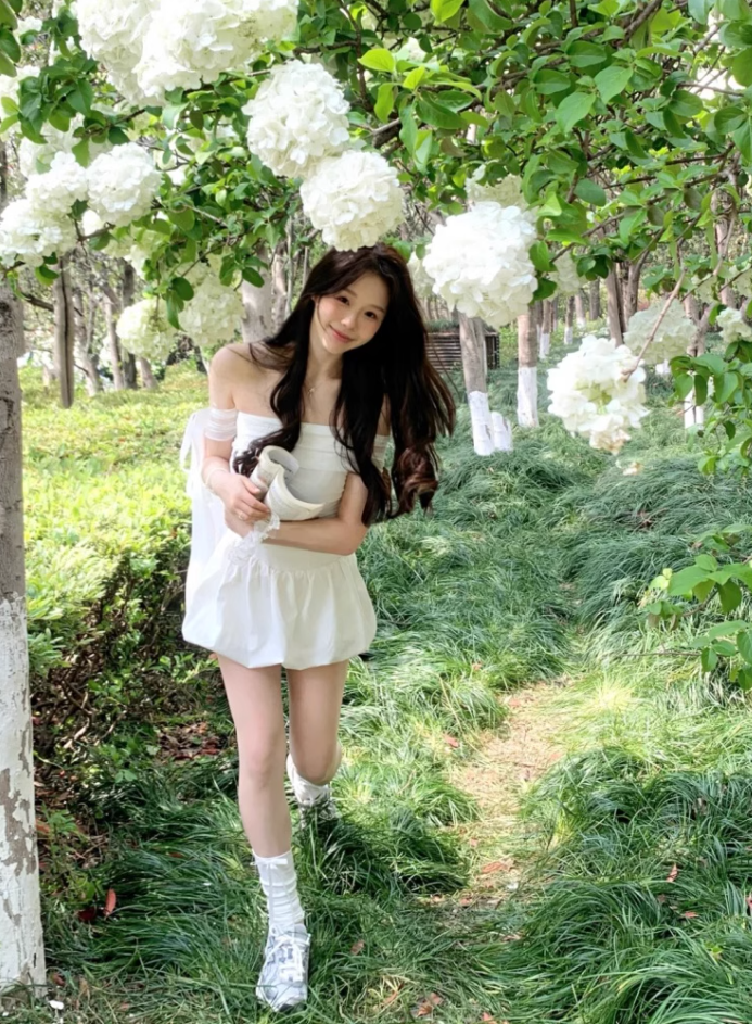 French white one shoulder dress set 2025 new beautiful and stunning fluffy flower bud skirt, homecoming dress R2990