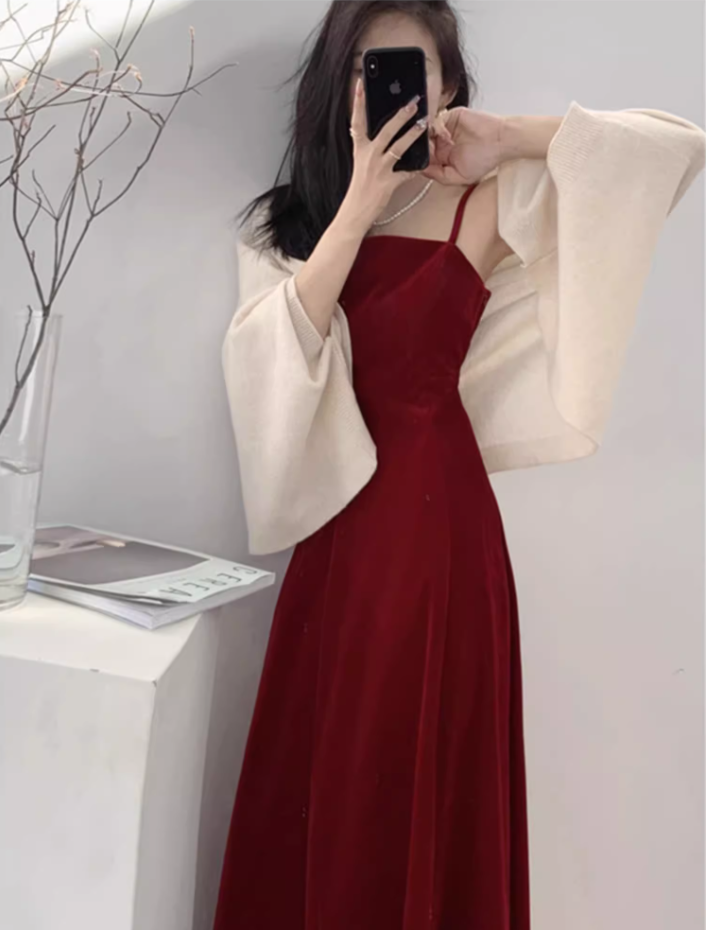 Hong Kong style retro 2025 new square neck velvet sling red engagement waist sling dress R1438