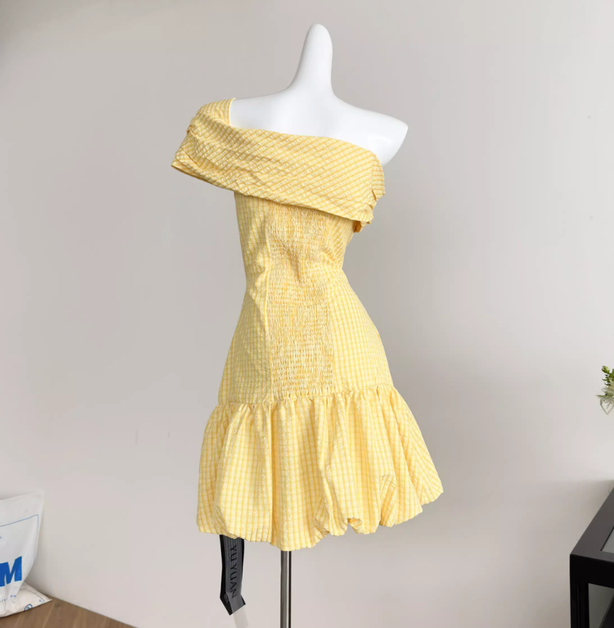 Off-shoulder yellow plaid bud texture A-line elastic waist dress R2065