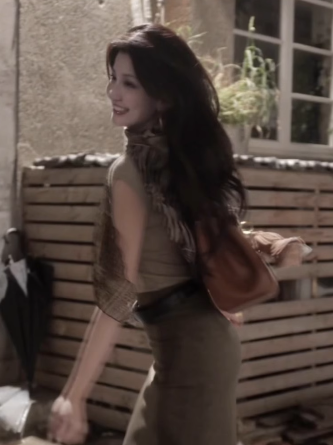 Large size French style slim fit straight shoulder top high waist skirt simple suit R1825