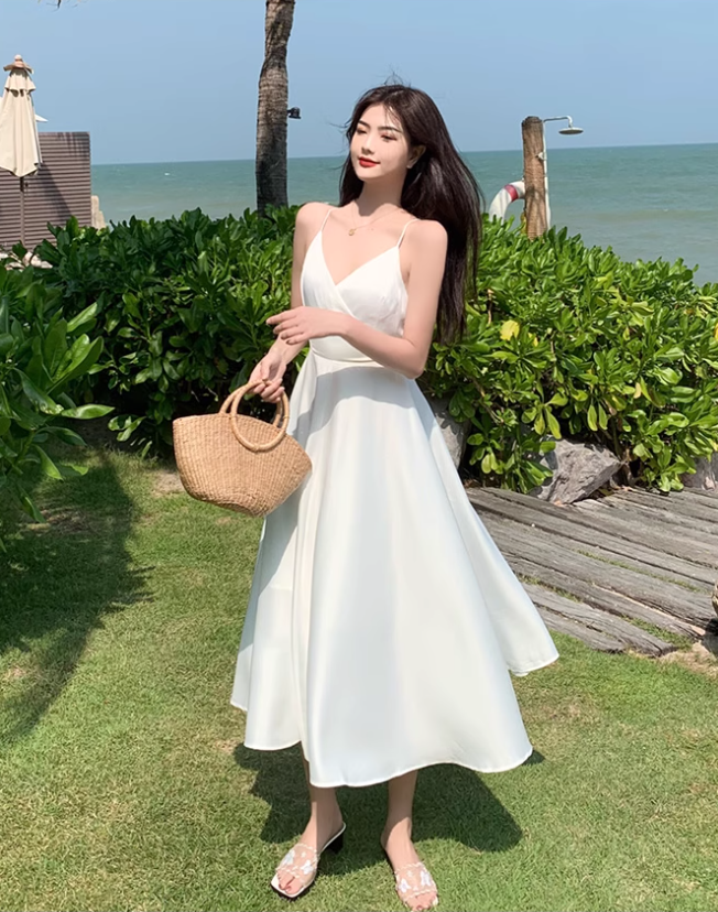 Wearing a celebrity suspender backless dress, slim fairy dress, holiday beach dress R1574