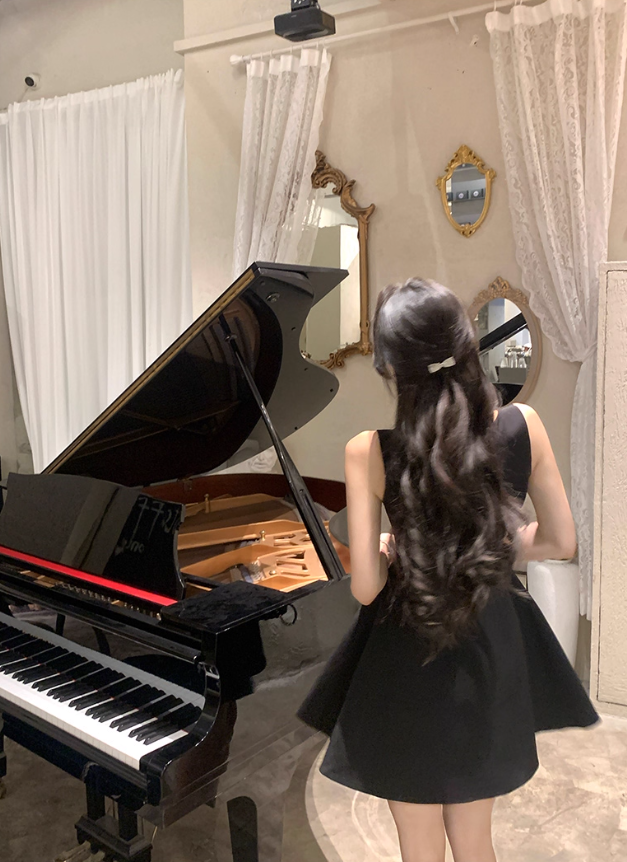 French Hepburn style square neck suspender little black dress new waist bow A-line dress R4415