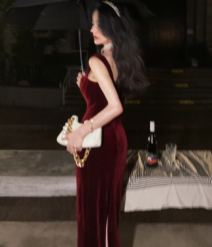 Velvet sling wine red dress retro Hong Kong style French design banquet dress R1436