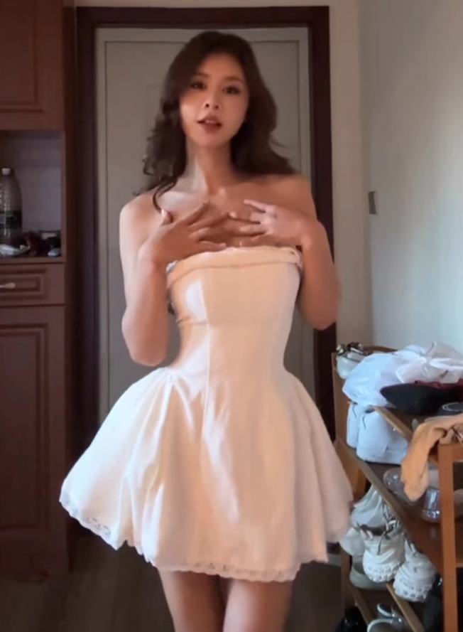 Large size French pure desire tube top dress atmosphere birthday white small dress R1871