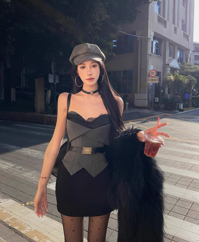 Royal sister style lace splicing tube top 2025 sexy hot girl hip skirt suit R1371