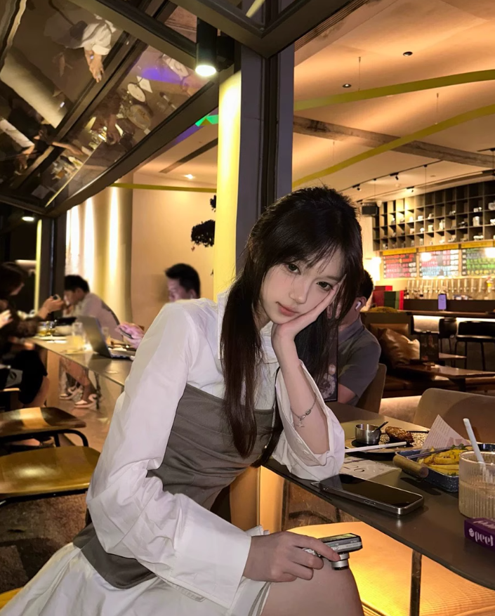 High-grade stitching contrast color long-sleeved shirt dress 2025 waist A-line short skirt R1015