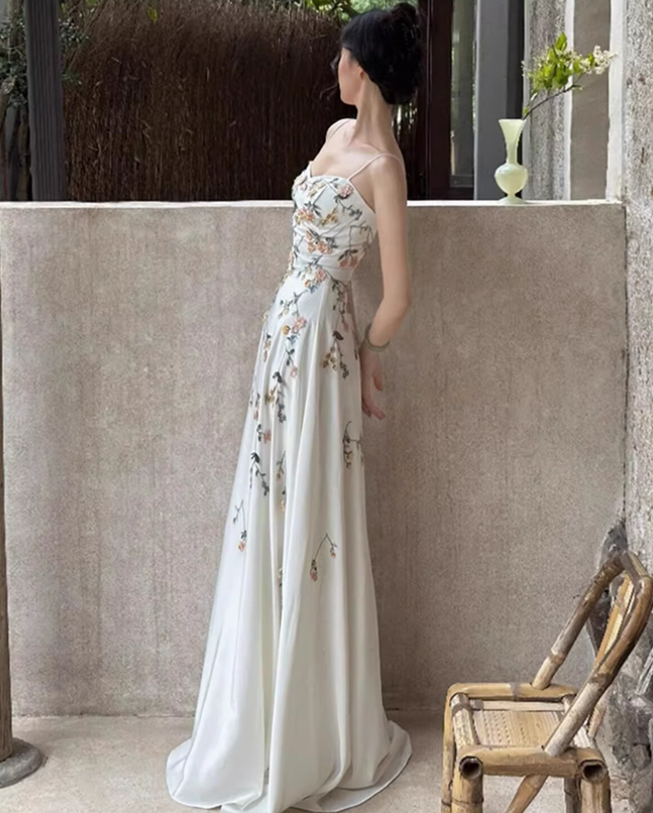 French flower embroidered sling dress 2025 high-end heavy waist dress R1171