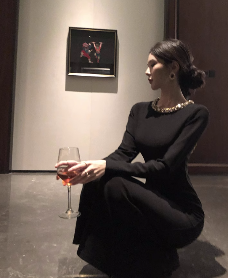 Hepburn style French black annual meeting dress high-end niche heavy backless dress R1815