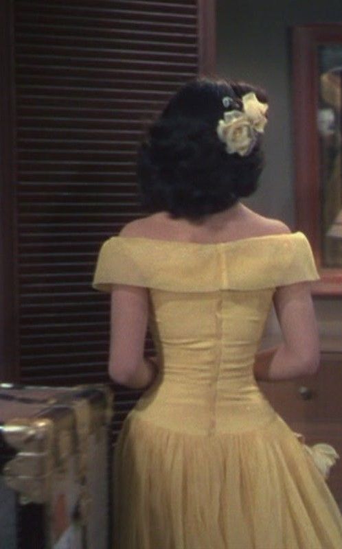 Yellow one-shoulder gentle princess style slim fit long skirt homecoming dress R2485