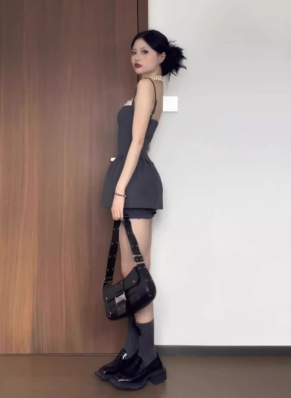 Sweet and spicy lace suspender dress 2025 pure desire style waist a-line short skirt R1178