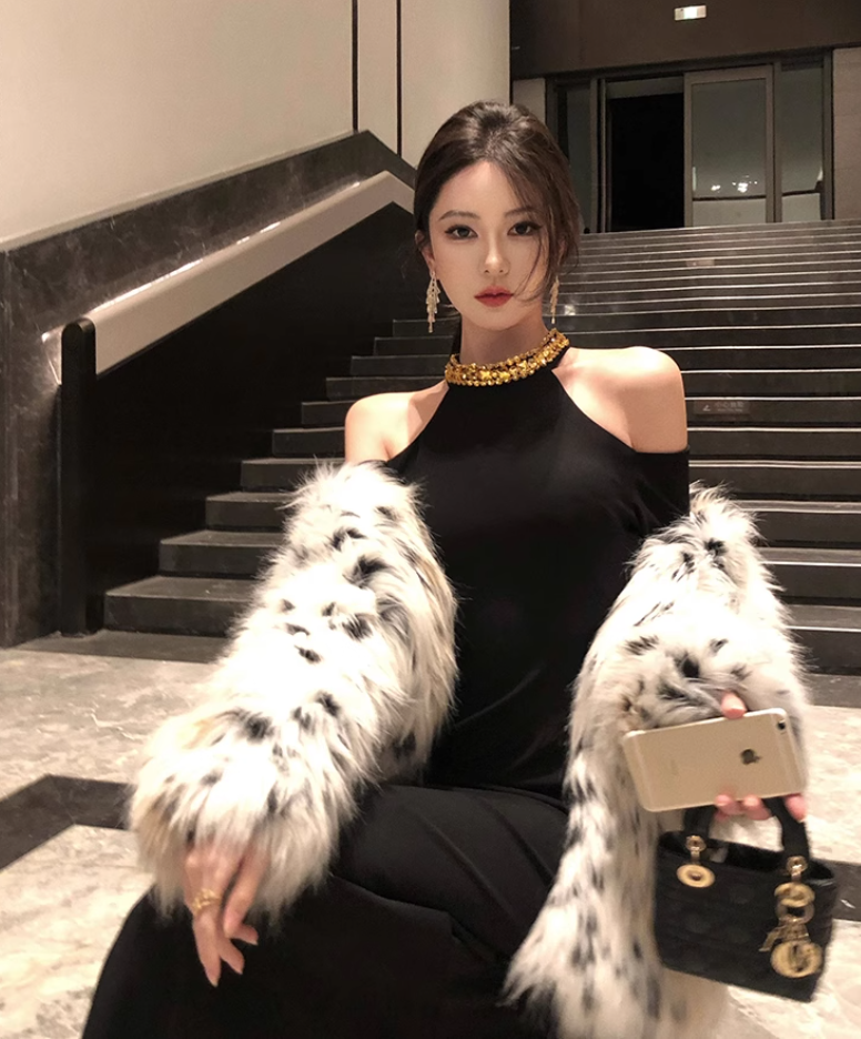 Hepburn style French black dress high-end niche temperament heavy work halter neck dress R1782